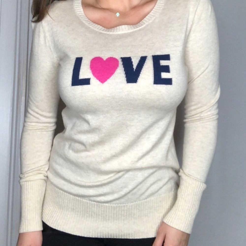 L💗VE sweater